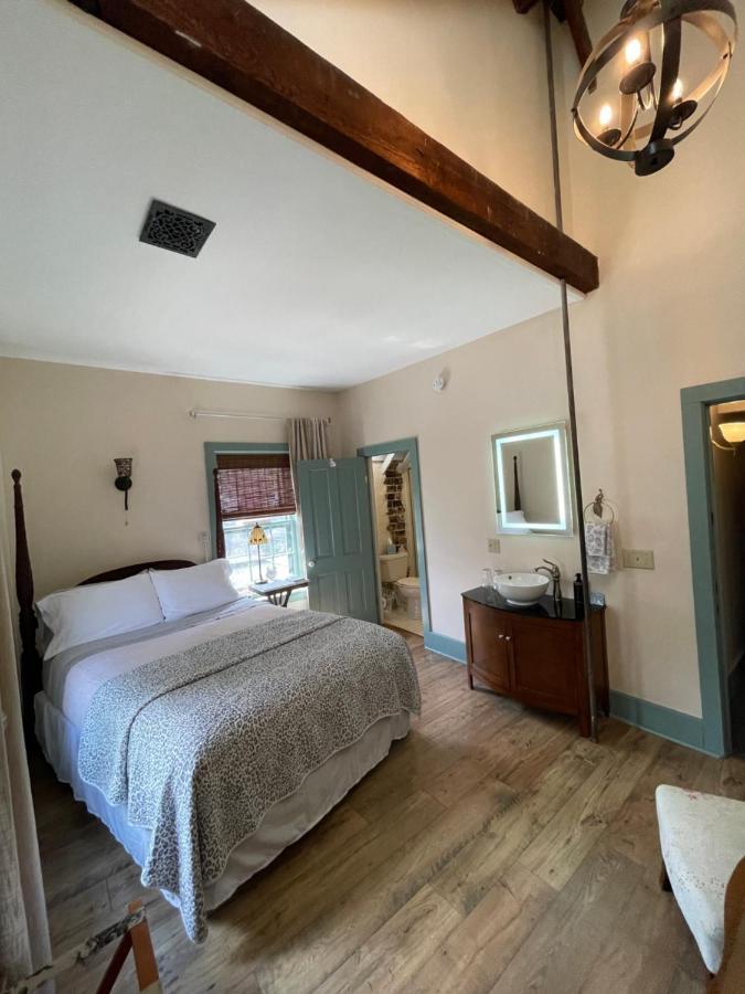 Carriage House Bed & Breakfast Winona Bagian luar foto