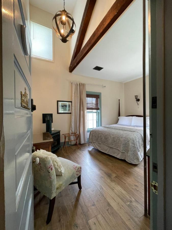 Carriage House Bed & Breakfast Winona Bagian luar foto