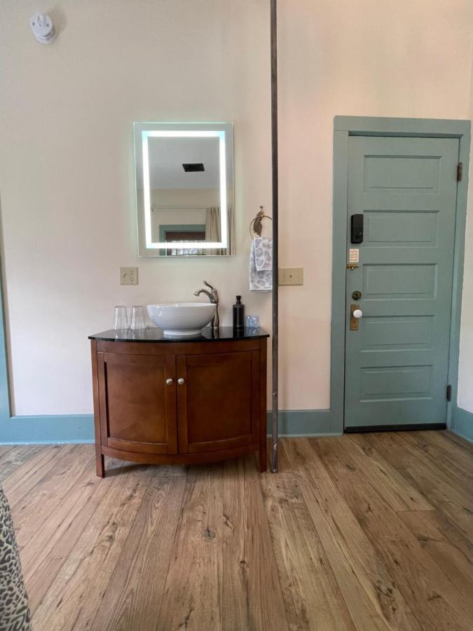 Carriage House Bed & Breakfast Winona Bagian luar foto