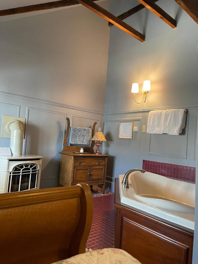 Carriage House Bed & Breakfast Winona Bagian luar foto