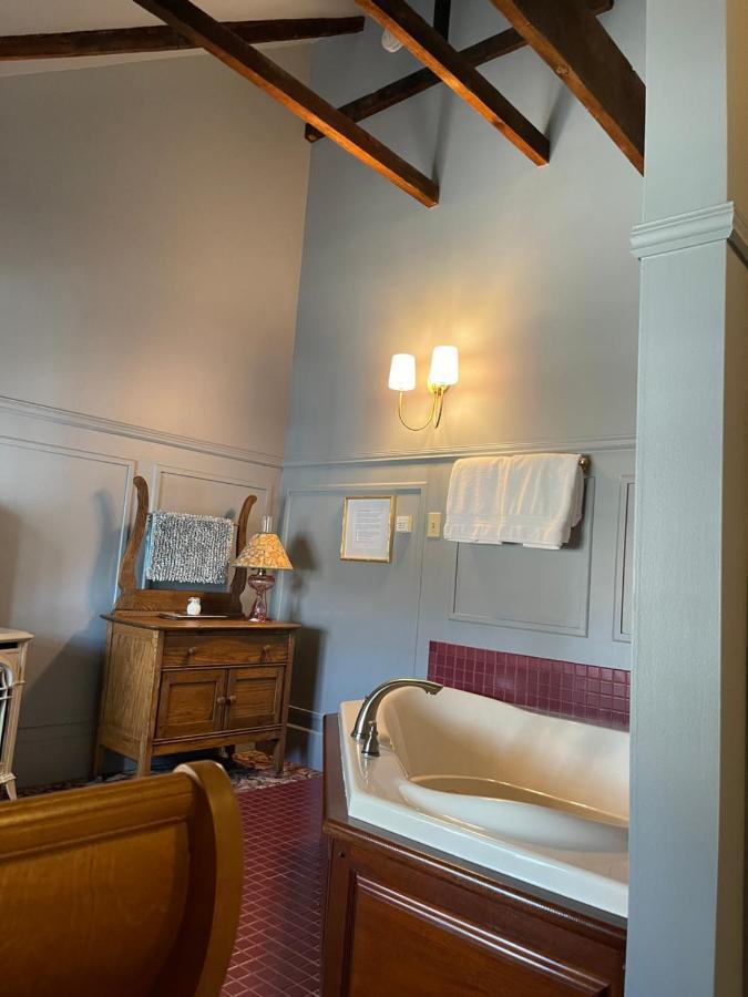 Carriage House Bed & Breakfast Winona Bagian luar foto