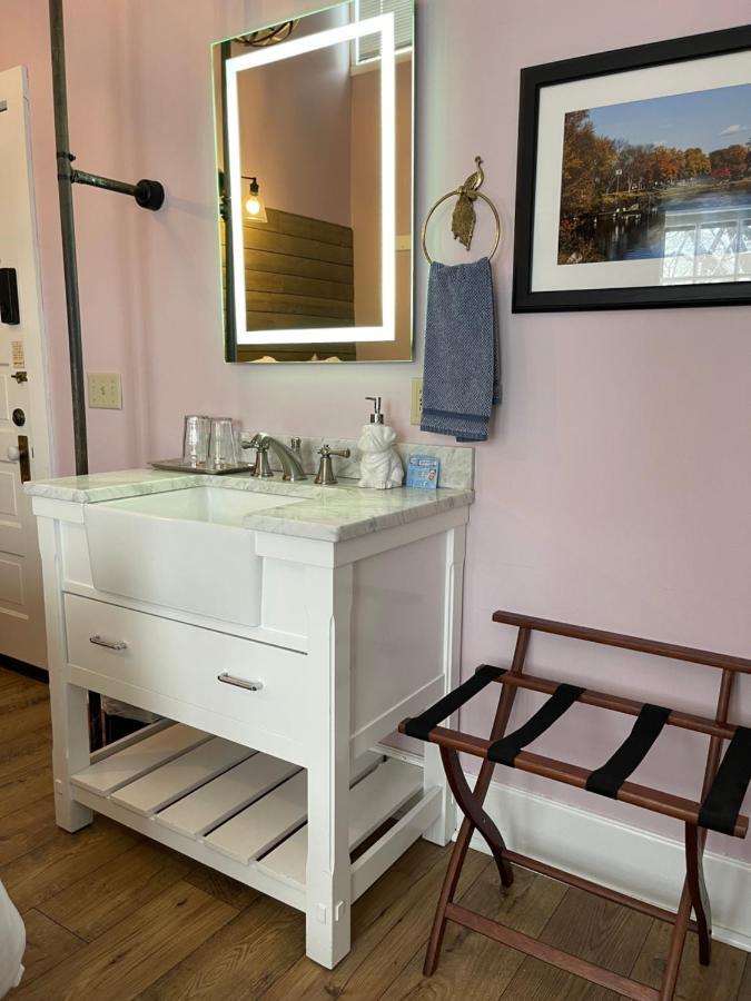 Carriage House Bed & Breakfast Winona Bagian luar foto
