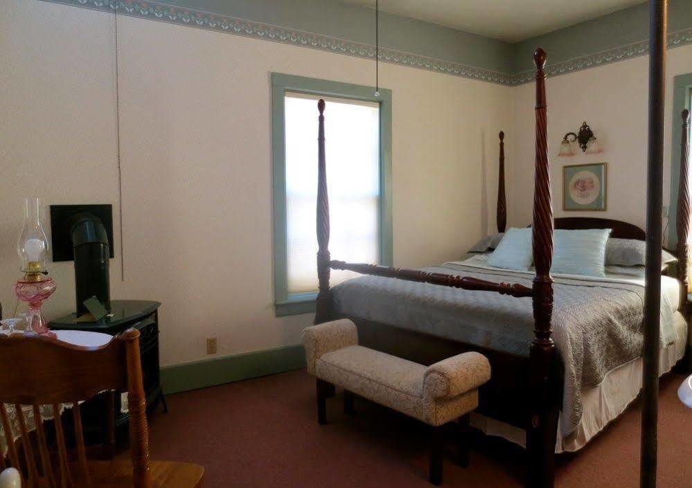 Carriage House Bed & Breakfast Winona Bagian luar foto