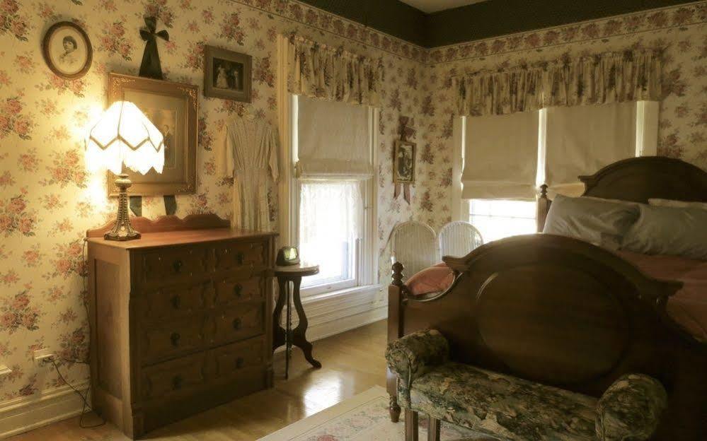 Carriage House Bed & Breakfast Winona Bagian luar foto