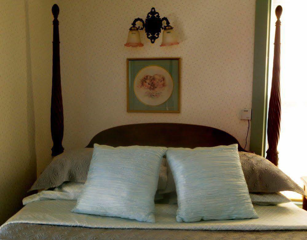 Carriage House Bed & Breakfast Winona Bagian luar foto