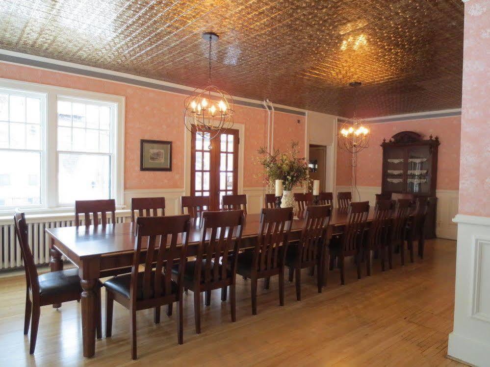 Carriage House Bed & Breakfast Winona Bagian luar foto
