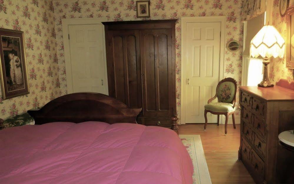 Carriage House Bed & Breakfast Winona Bagian luar foto